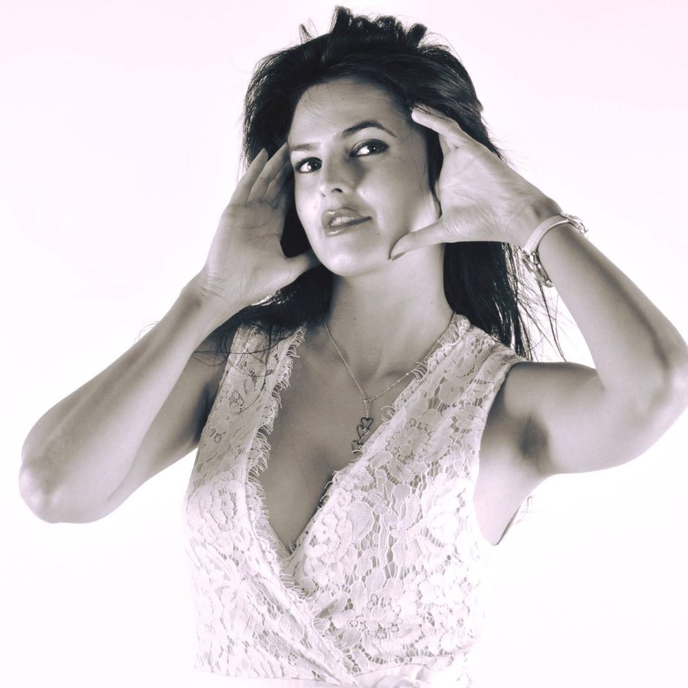 Meet your Posher, Sharona